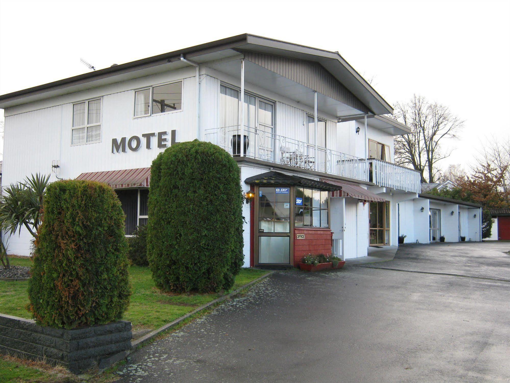 Adelphi Motel Таупо Екстериор снимка